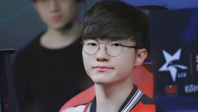 坚定所信，再创辉煌！站在分界线交汇处，见证新十年首冠！ 恭喜JDG京东电子竞技俱乐部勇夺2023LPL春季赛冠军，成功卫冕实现联赛两连冠